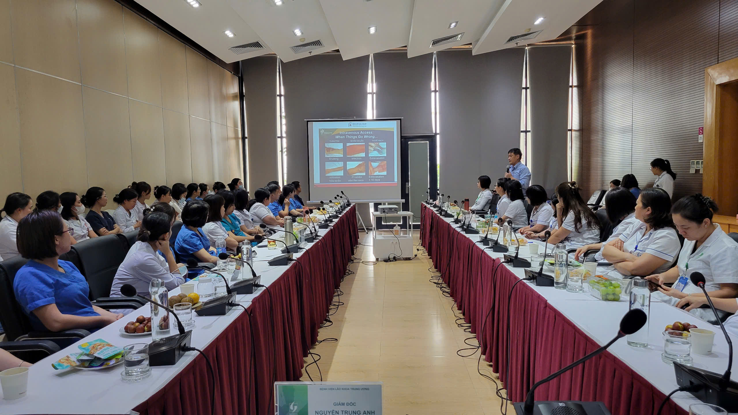 NÂNG CAO CHẤT LƯỢNG CHĂM SÓC BỆNH NHÂN: SINH HOẠT CHUYÊN ĐỀ VỀ PHÒNG CHỐNG THOÁT MẠCH