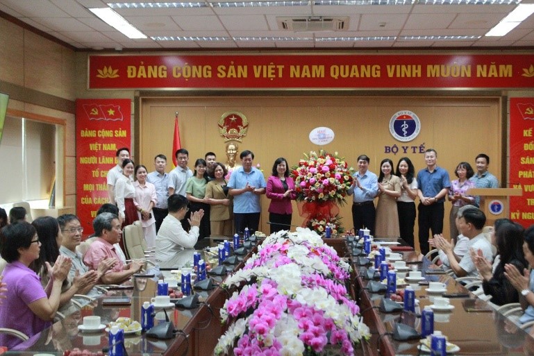 Lãnh đạo Bộ Y tế chúc mừng các cơ quan báo chí của Bộ Y tế nhân kỷ niệm 100 năm Báo chí cách mạng Việt Nam