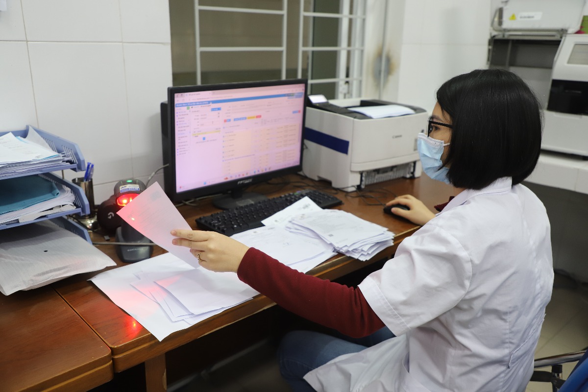 Đẩy nhanh việc triển khai Bệnh án điện tử và mô hình Bệnh viện không giấy tờ, liên thông dữ liệu với Trung tâm điều phối dữ liệu y tế