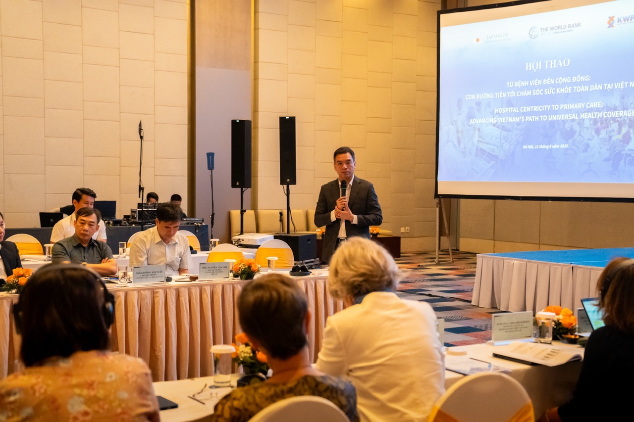 Hội thảo “Từ bệnh viện đến cộng đồng: Con đường tiến tới Chăm sóc sức khỏe toàn dân tại Việt Nam”
