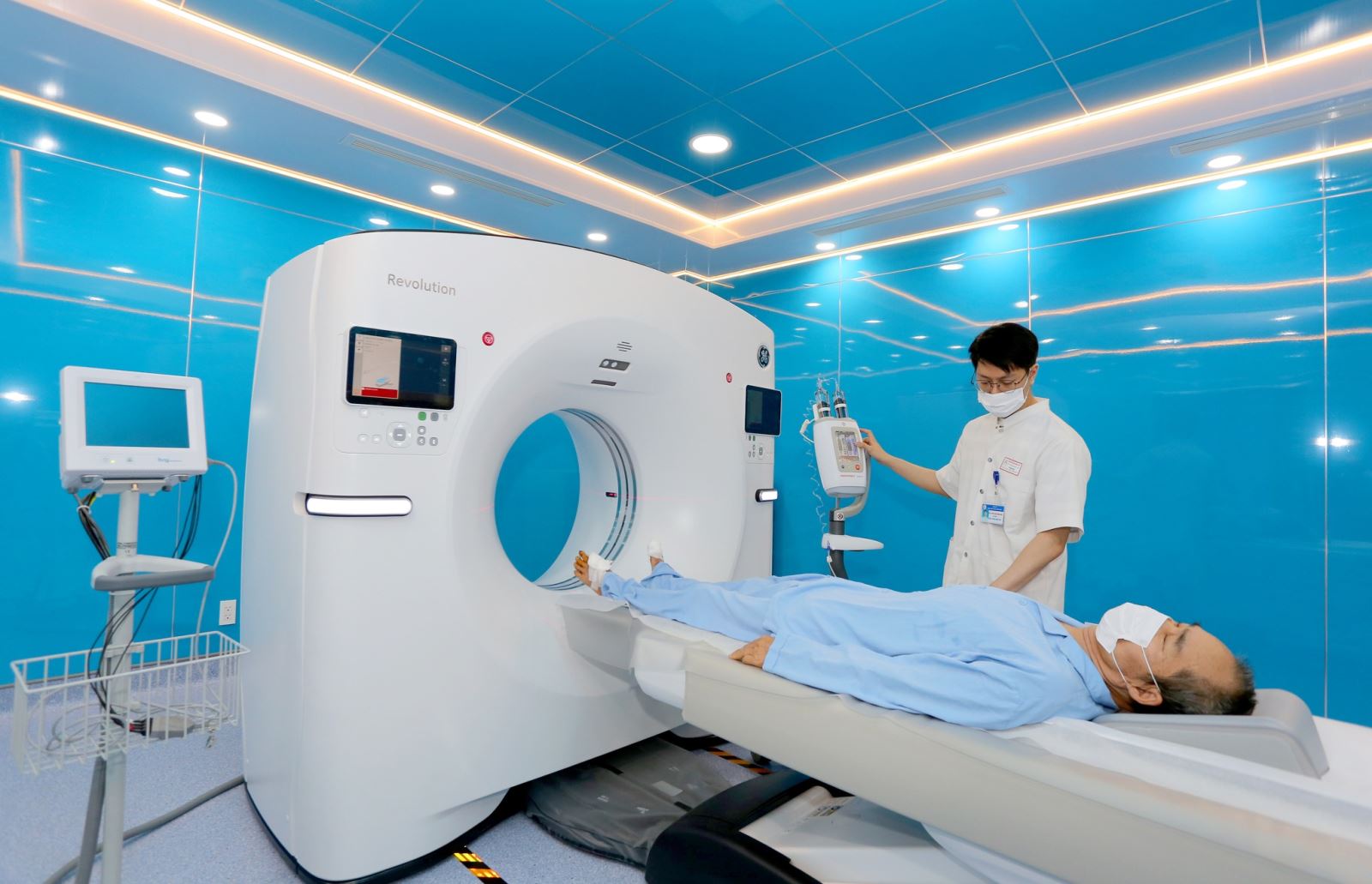 Khai trương hệ thống chụp cắt lớp vi tính 128 lát cắt tại BVTW Huế