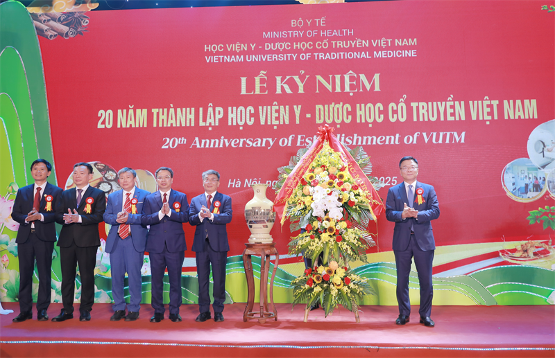 Phó Thủ tướng Lê Thành Long dự Lễ kỷ niệm 20 năm thành lập Học viện Y-Dược học cổ truyền Việt Nam
