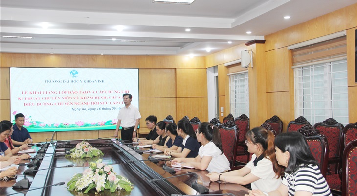 Y khoa Vinh quan tâm đào tạo điều dưỡng hồi sức cấp cứu