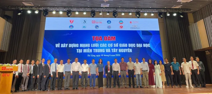 Y khoa Vinh gia nhập mạng lưới đại học miền Trung và Tây Nguyên trong thời kỳ chuyển đổi số và trí tuệ nhân tạo AI