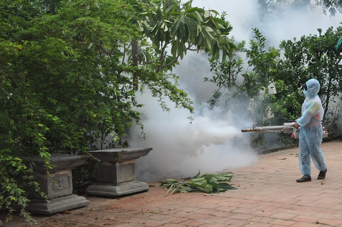 Cảnh giác với những bệnh thường gặp trong mùa mưa bão