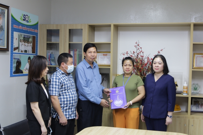 Hà Nội thăm hỏi, hỗ trợ các gia đình nạn nhân vụ lật tàu du lịch tại Vịnh Hạ Long