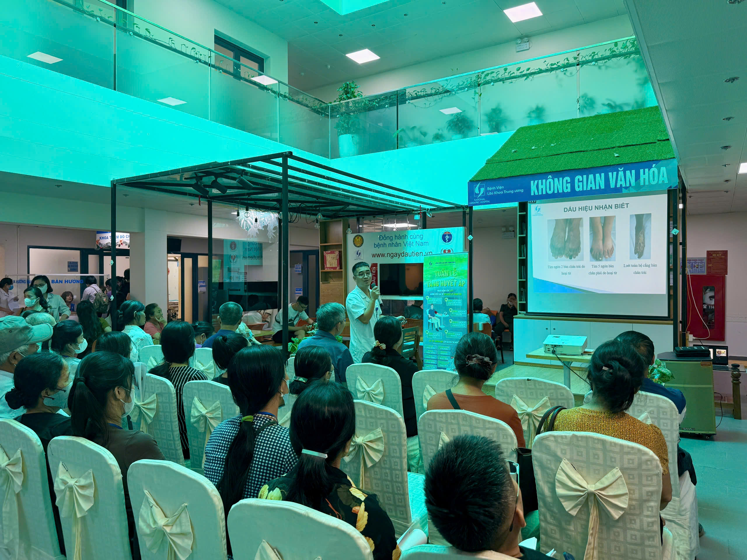 TƯ VẤN GIÁO DỤC SỨC KHỎE: CẢNH BÁO BỆNH LÝ MẠCH MÁU CHI DƯỚI THƯỜNG GẶP Ở NGƯỜI TRUNG NIÊN VÀ CAO TUỔI