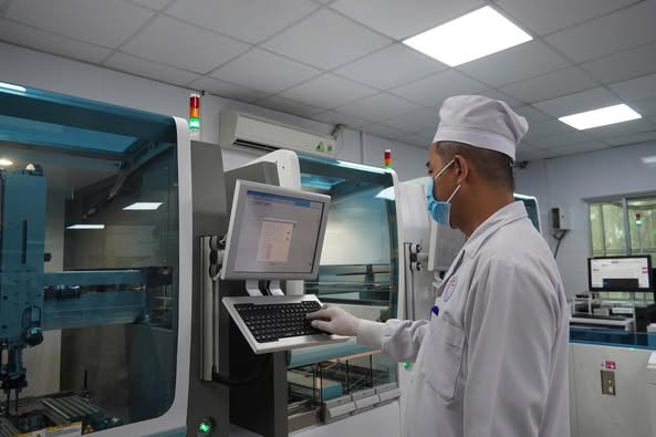 VẬN HÀNH HỆ THỐNG TỰ ĐỘNG HÓA PHÒNG XÉT NGHIỆM