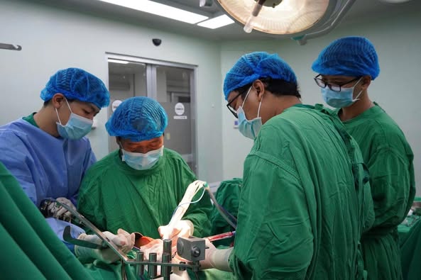 LẦN ĐẦU TIÊN SỬ DỤNG HỆ THỐNG DAO MỔ SIÊU ÂM CUSA TRONG PHẪU THUẬT CẮT GAN TẠI ĐỒNG BẰNG SÔNG CỬU LONG