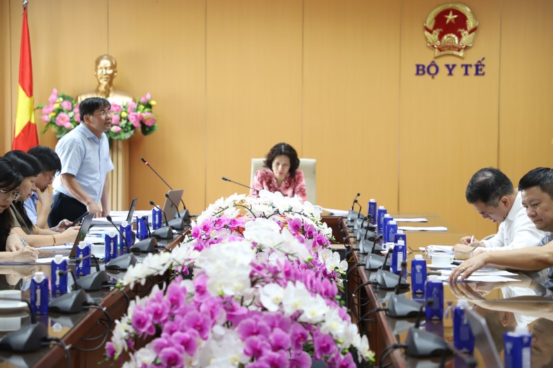 Thứ trưởng Bộ Y tế Nguyễn Thị Liên Hương chủ trì cuộc họp hoàn thiện Thông tư Hướng dẫn chức năng, nhiệm vụ, quyền hạn và cơ cấu tổ chức của Trạm Y tế xã
