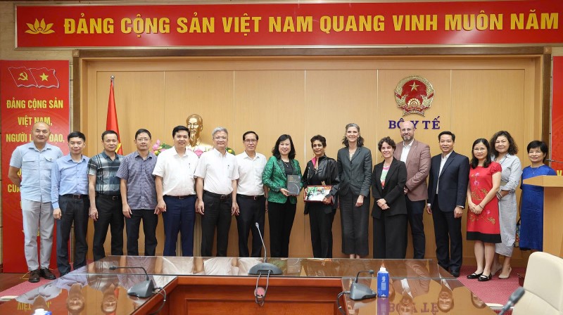 Bộ trưởng Bộ Y tế Đào Hồng Lan tiếp và làm việc với bà Kanni Wignraja, Giám đốc Văn phòng UNDP khu vực Châu Á- Thái Bình Dương