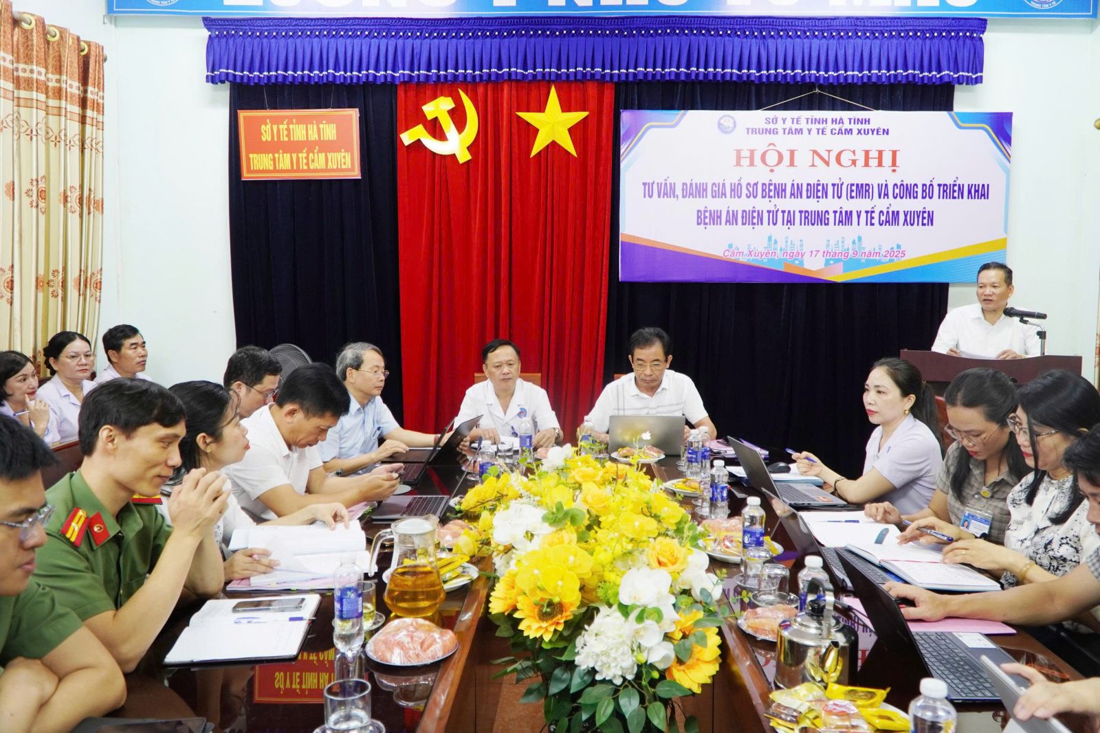 Trung tâm Y tế Cẩm Xuyên công bố triển khai bệnh án điện tử