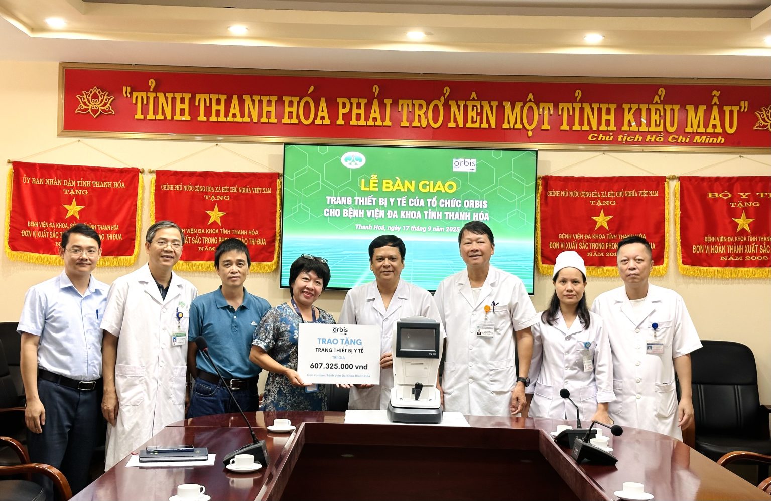 Bàn giao trang thiết bị y tế do tổ chức Orbis tài trợ cho bệnh viện Đa khoa tỉnh Thanh Hóa