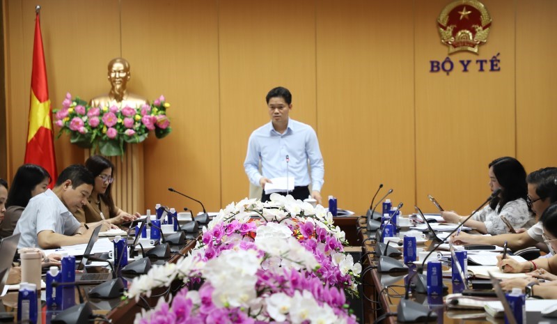 Thứ trưởng Thường trực Bộ Y tế Vũ Mạnh Hà làm việc với Vụ Bảo hiểm Y tế và các đơn vị liên quan về nhiệm vụ trọng tâm trong năm 2025