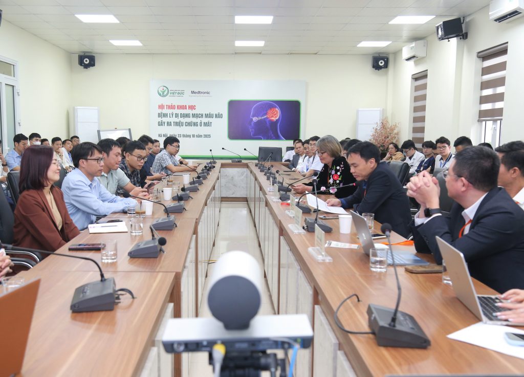 Hội thảo khoa học “Bệnh lý dị dạng mạch máu não gây ra triệu chứng ở mắt” – Góp phần nâng cao hiệu quả chẩn đoán và điều trị liên khoa