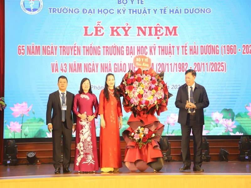 Trường Đại học Kỹ thuật Y tế Hải Dương kỷ niệm 65 năm Truyền thống nhà trường
