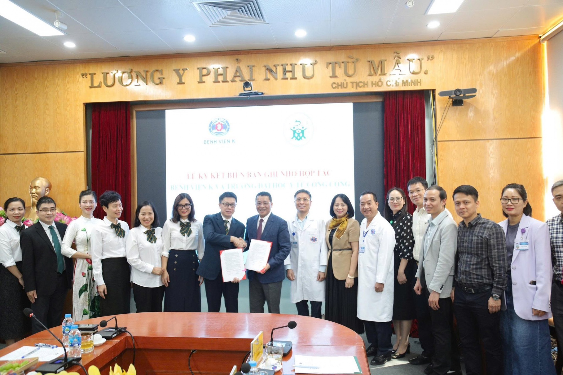 BỆNH VIỆN K VÀ TRƯỜNG ĐẠI HỌC Y TẾ CÔNG CỘNG KÝ KẾT THỎA THUẬN HỢP TÁC