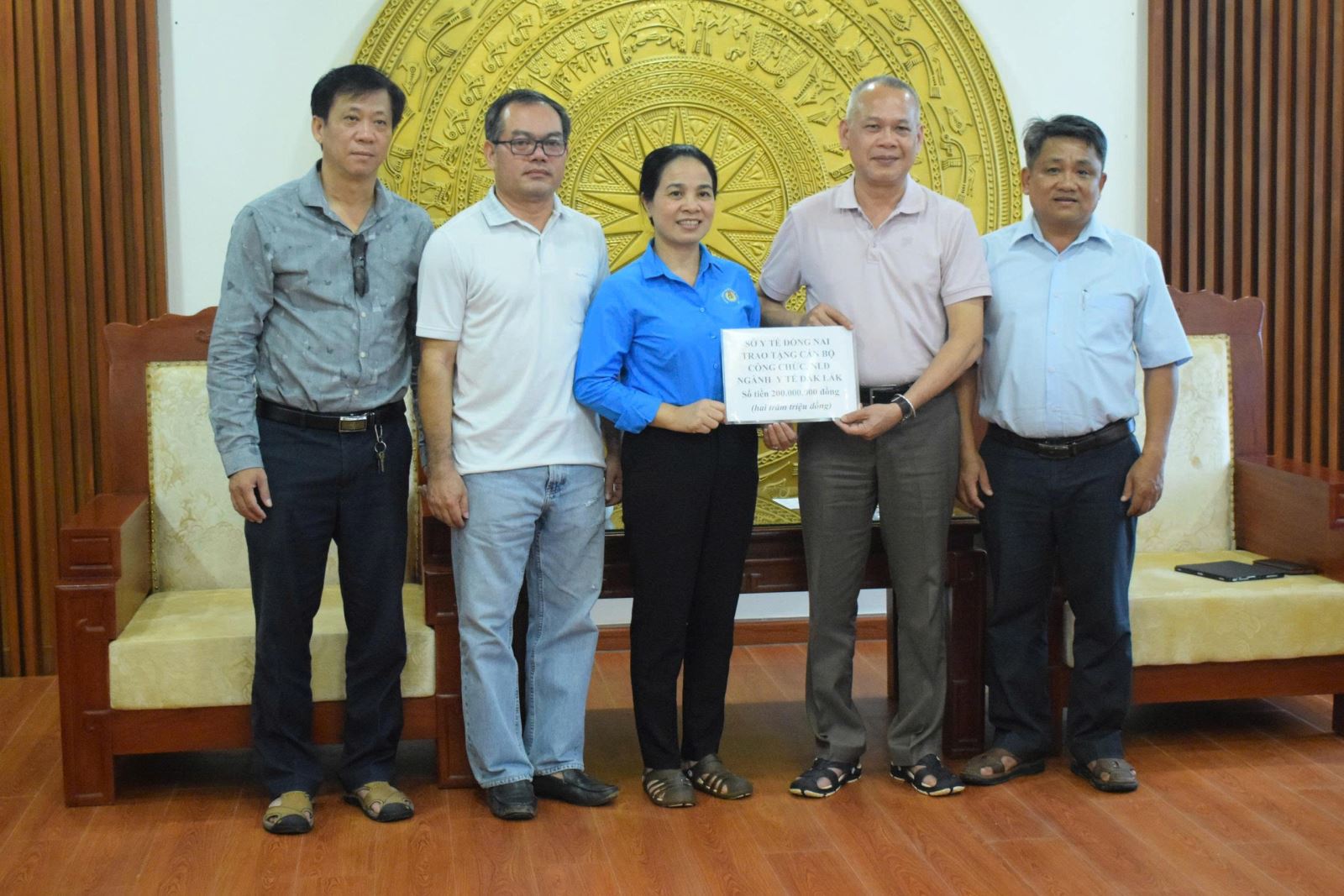 Sở Y tế thành phố Hồ Chí Minh và Sở Y tế Đồng Nai hỗ trợ ngành Y tế tỉnh Đắk Lắk triển khai các hoạt động y tế sau lũ lụt