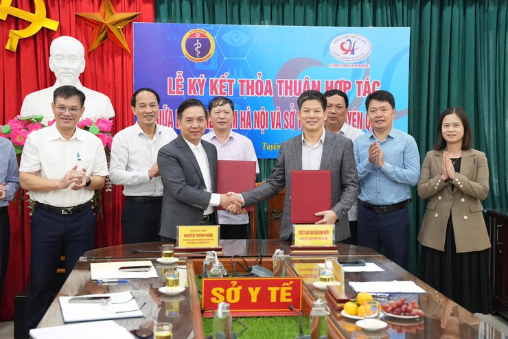Bệnh viện Tim Hà Nội ký kết hợp tác chuyên môn về tim mạch với Sở Y tế tỉnh Tuyên Quang