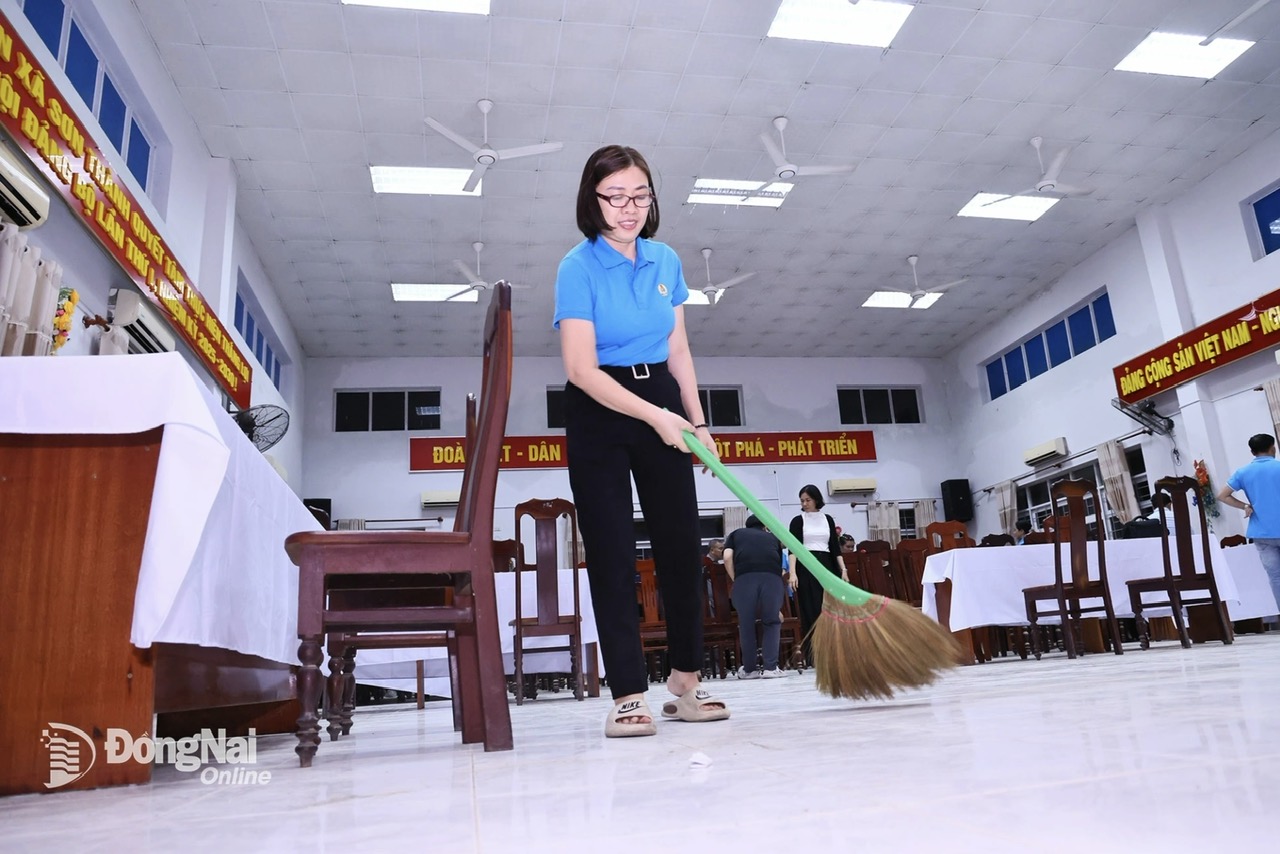 Xuyên đêm chuẩn bị khám bệnh, cấp phát thuốc và quà cho người dân vùng lũ