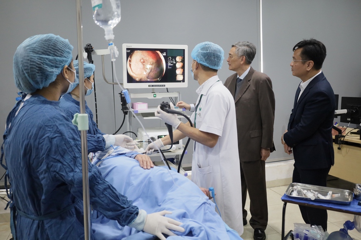 Bệnh viện đa khoa Ba Vì tiếp nhận thiết bị y tế nội soi tiêu hóa hiện đại