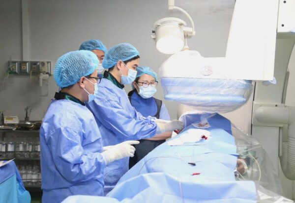 Kỹ thuật đặt máy tạo nhịp 3 buồng kết hợp với bó nhánh trái (LOT-CRT) – Giải pháp điều trị suy tim tiên tiến, hiệu quả tại Bệnh viện Đa khoa tỉnh Phú Thọ