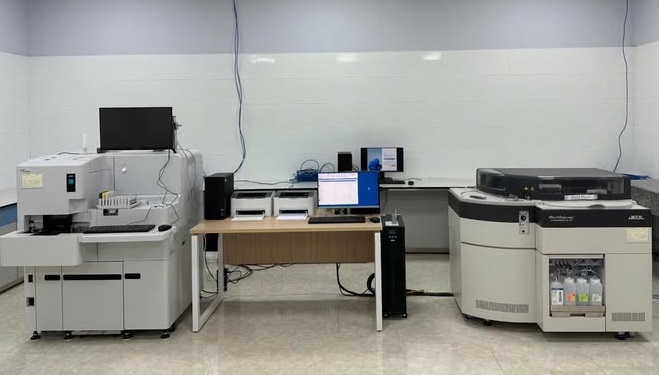 BVĐK Thường Tín đưa hệ thống máy xét nghiệm sinh hóa thế hệ mới vào vận hành đáp ứng nhu cầu người bệnh