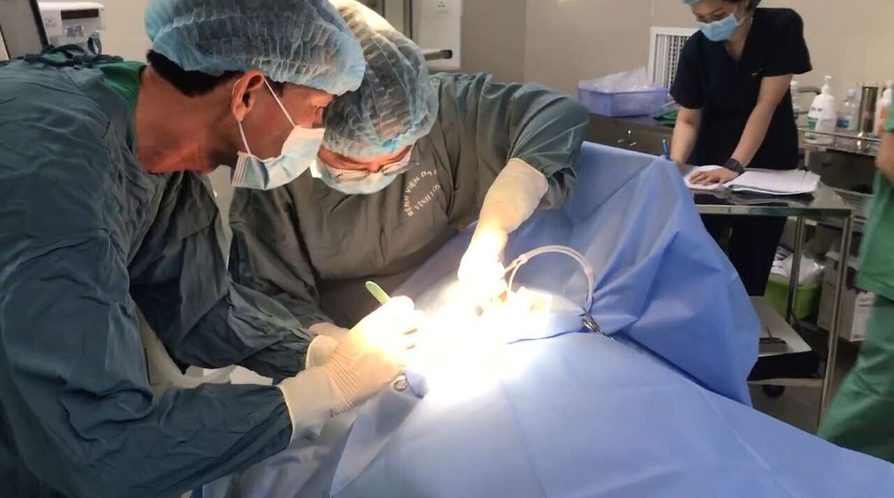 Kỹ thuật đặt Catheter tĩnh mạch Trung tâm đường hầm có cuff cho bệnh nhân suy thận mạn – Giải pháp lọc máu hiện đại tại BVĐK Vĩnh Long