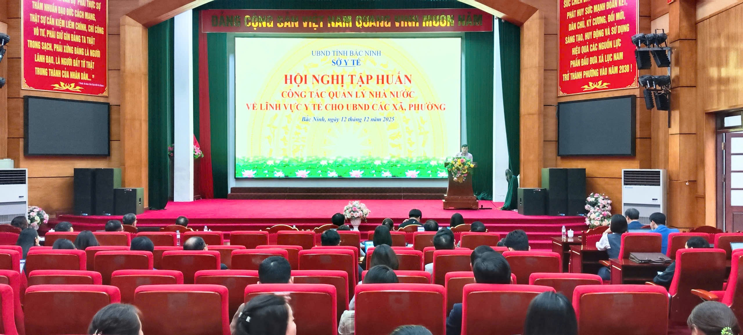 Hội nghị tập huấn công tác quản lý nhà nước về lĩnh vực y tế cho UBND các xã, phường trên địa bàn tỉnh