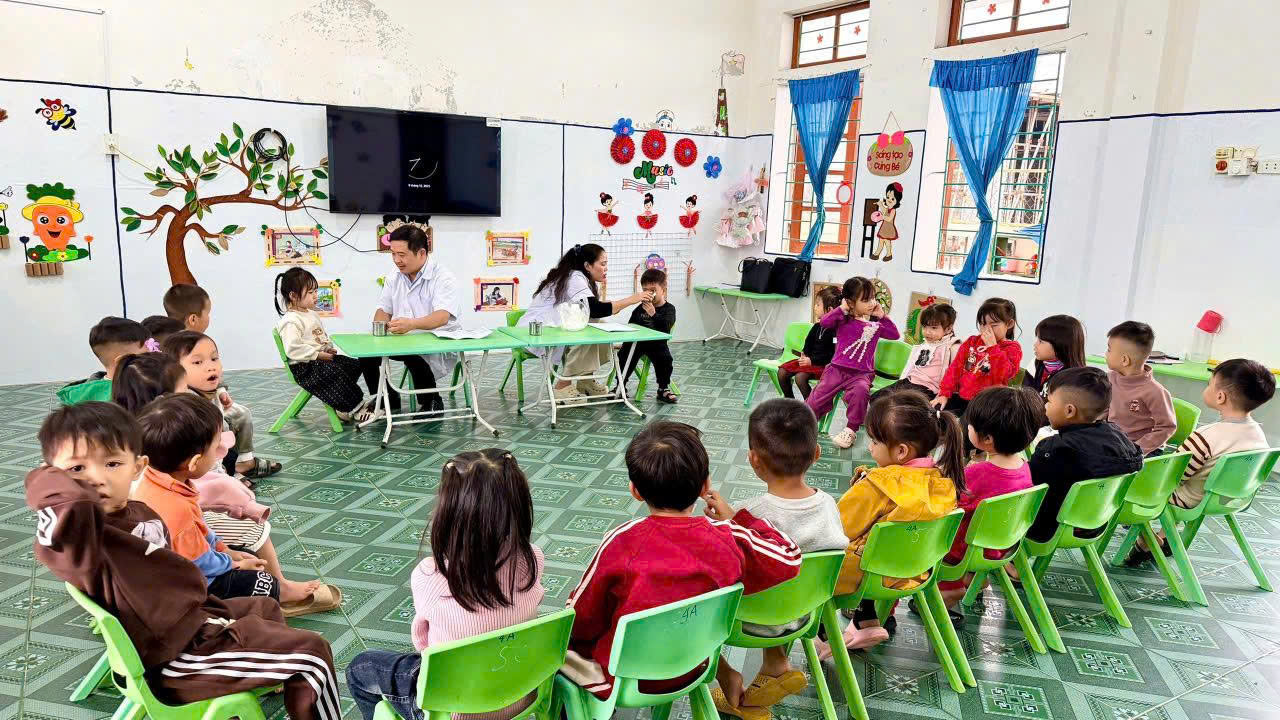 Hơn 79.000 trẻ từ 24 đến 60 tháng tuổi được uống thuốc tẩy giun