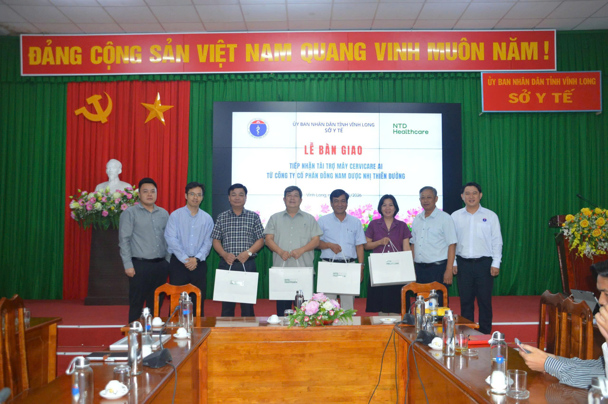 SỞ Y TẾ TIẾP NHẬN 5 HỆ THỐNG MÁY SOI CỔ TỬ CUNG CERVICARE AI TÍCH HỢP TRÍ TUỆ NHÂN TẠO