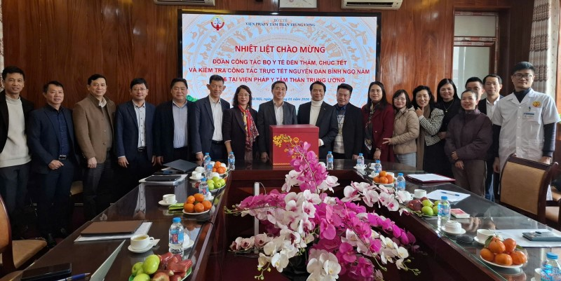 Thứ trưởng Bộ Y tế Trần Văn Thuấn thăm, làm việc và kiểm tra công tác trực Tết tại Bệnh viện Tâm thần Trung ương 1 và Viện Pháp y tâm thần Trung ương