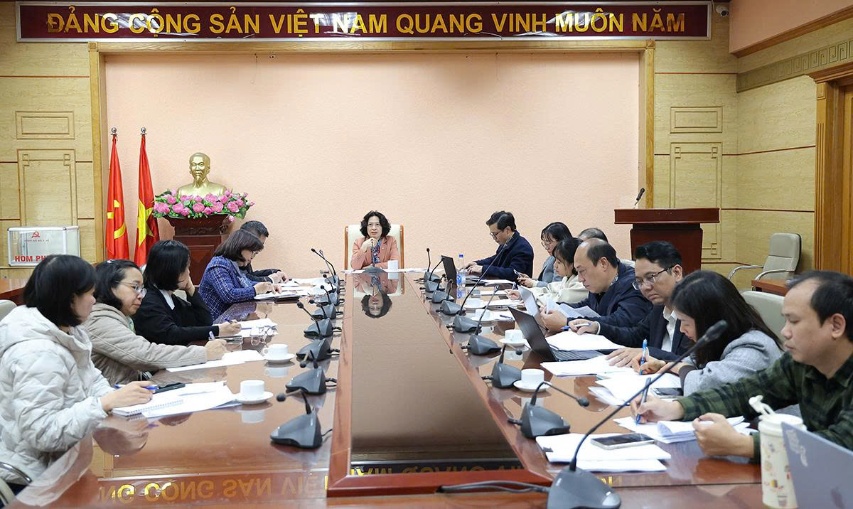 Thứ trưởng Bộ Y tế Nguyễn Thị Liên Hương chủ trì cuộc họp lấy ý kiến góp ý đối với Dự thảo Nghị định thay thế Nghị định số 103/2017/NĐ-CP của Chính phủ