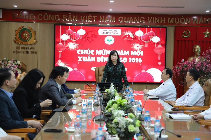 Bộ trưởng Bộ Y tế Đào Hồng Lan thăm, chúc Tết một số đơn vị y tế