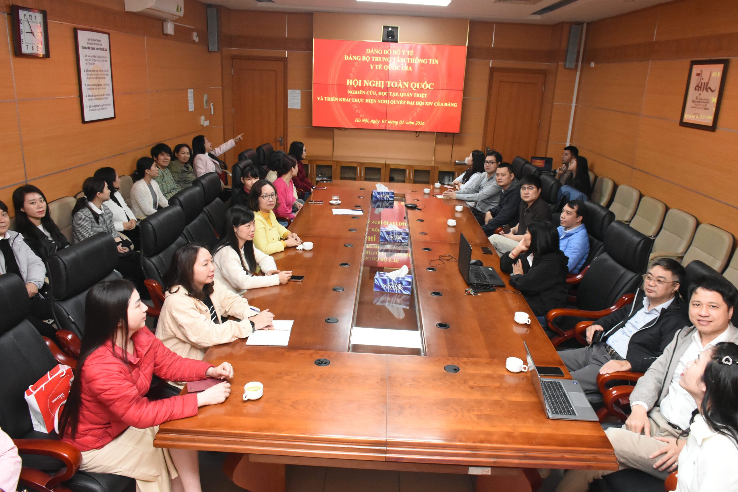 Toàn thể đảng viên Trung tâm Thông tin y tế Quốc gia tham dự Hội nghị nghiên cứu, học tập, quán triệt Nghị quyết Đại hội XIV của Đảng