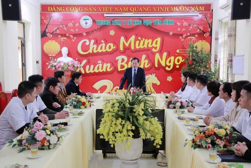 Thứ trưởng Bộ Y tế Lê Đức Luận thăm, làm việc và chúc Tết tại tỉnh Lào Cai