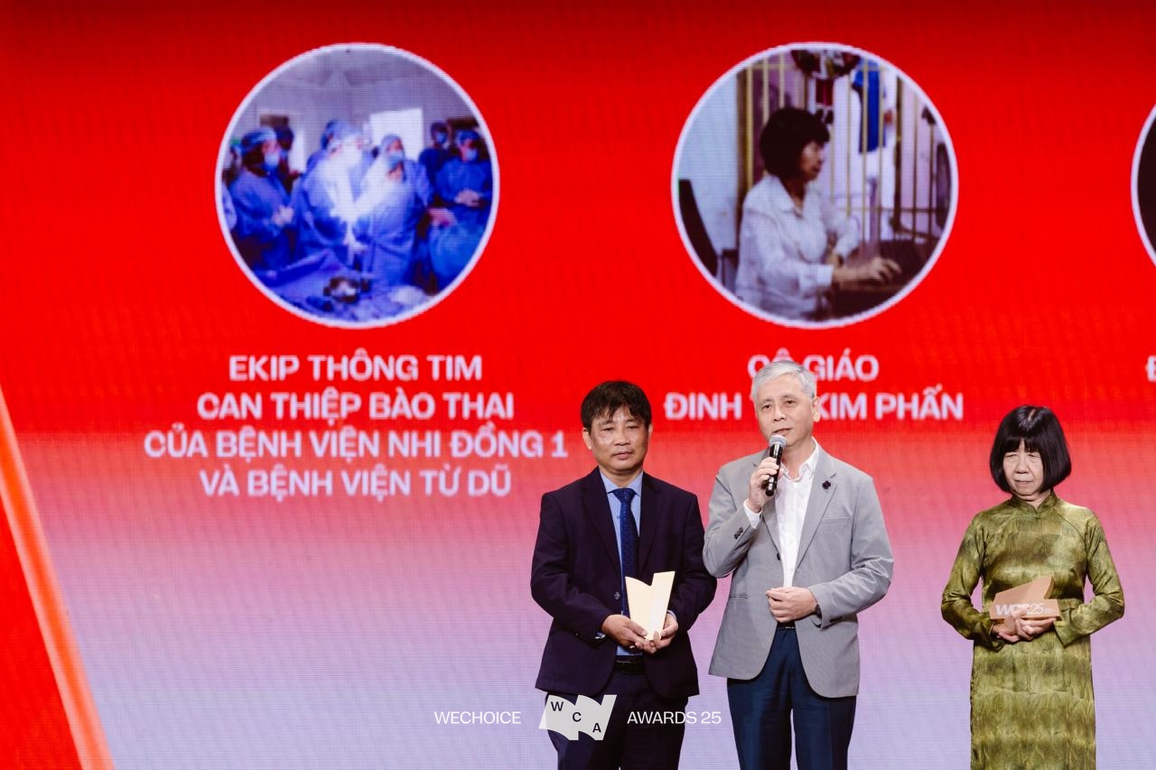 Ekip thông tim bào thai đạt 2 giải thưởng tại WeChoice 2025 và phần chia sẻ đầy xúc động của bác sĩ Trần Ngọc Hải (Báo Kênh 14)