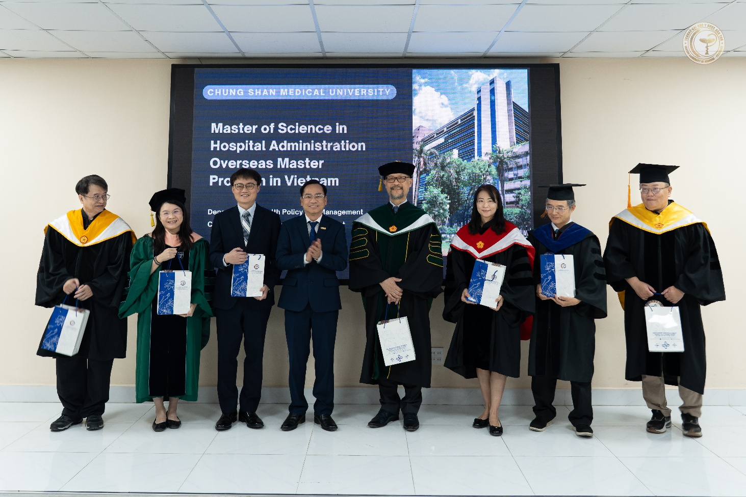Lễ Tốt nghiệp khóa 1, Chương trình Thạc sĩ Quản lý Bệnh viện – Chương trình đào tạo tại Việt Nam của Trường Đại học Y Trung Sơn, Đài Loan