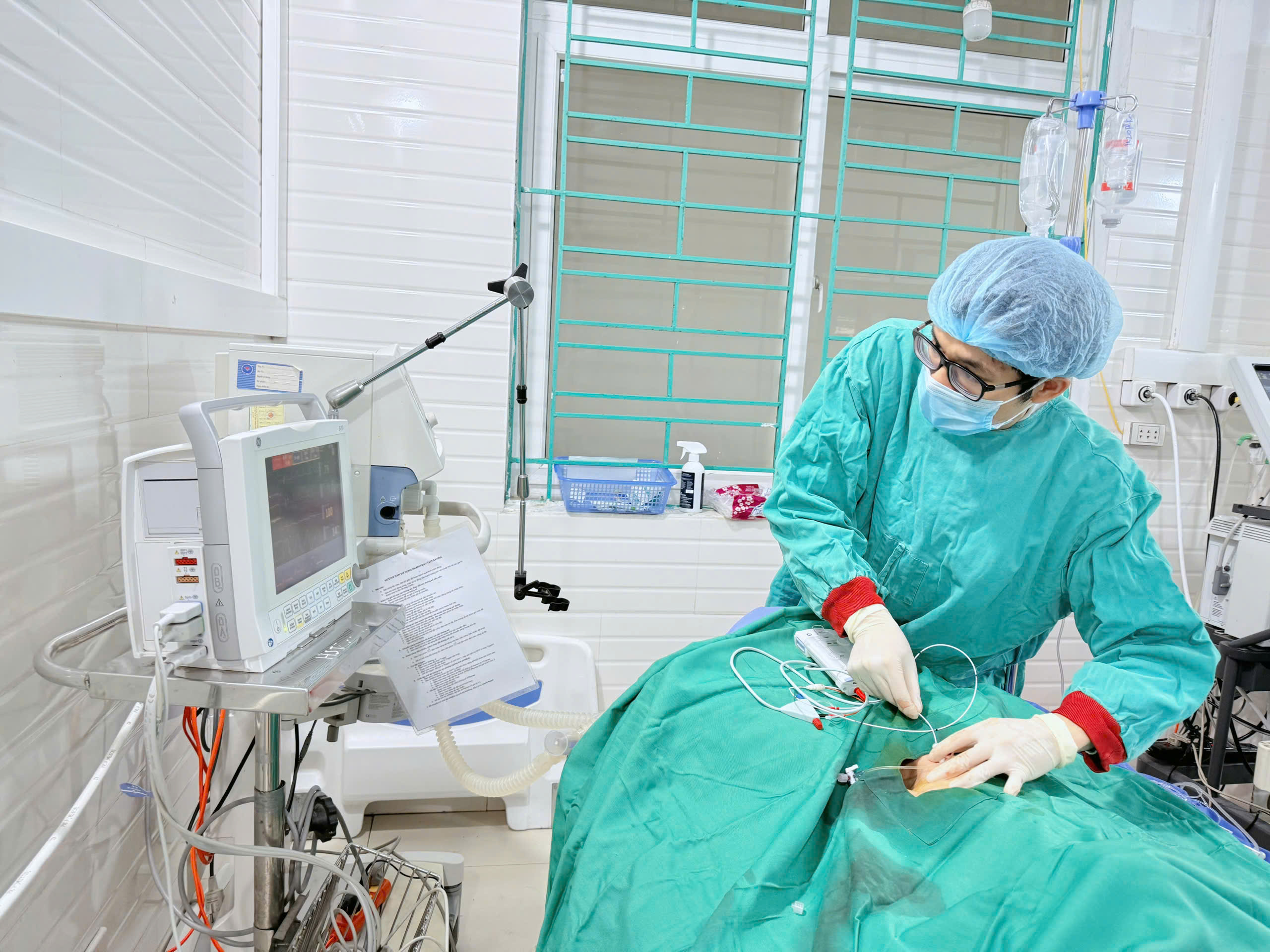 Triển khai thành công kỹ thuật can thiệp cấp cứu đặt máy tạo nhịp tim cho bệnh nhân 87 tuổi