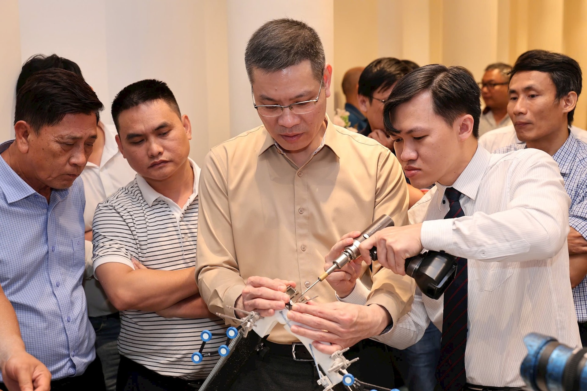 Xu hướng mới trong phẫu thuật thay khớp gối: Cá thể hóa điều trị, phục hồi sớm