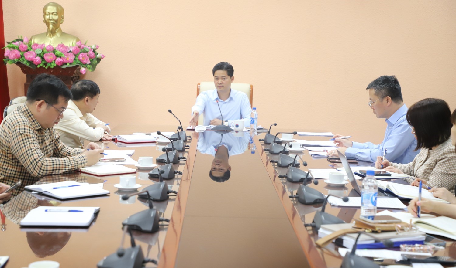 Thứ trưởng Thường trực Bộ Y tế Vũ Mạnh Hà: Văn phòng Bộ Y tế chủ động tham mưu, báo cáo, đẩy mạnh chuyển đổi số góp phần hoàn thành nhiệm vụ chung toàn ngành Y tế