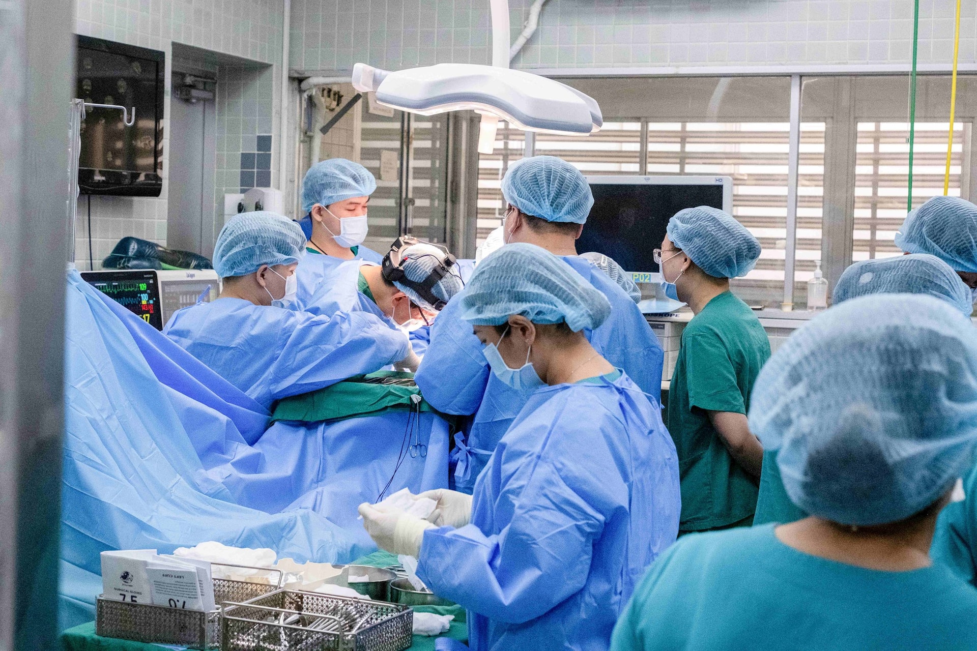 Phối hợp liên viện và 8 chuyên khoa điều trị ung thư hốc mũi xâm lấn ổ mắt, xương hàm và não