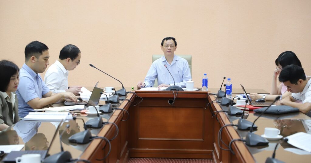 Thứ trưởng Bộ Y tế Nguyễn Tri Thức: Đặt bảo vệ sức khỏe, lợi ích của người bệnh lên trên hết, trước hết