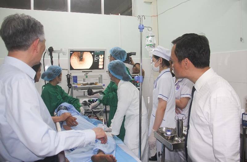 Bệnh viện đa khoa khu vực Ngã Bảy tiếp nhận hệ thống nội soi tiêu hóa hiện đại