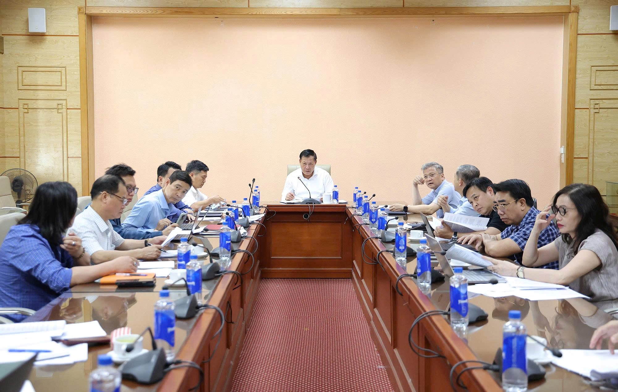 Thứ trưởng Bộ Y tế Đỗ Xuân Tuyên: Xây dựng thể chế quản lý nhà nước trong hướng dẫn tiêu chuẩn, định mức sử dụng thiết bị chuyên dùng lĩnh vực y tế