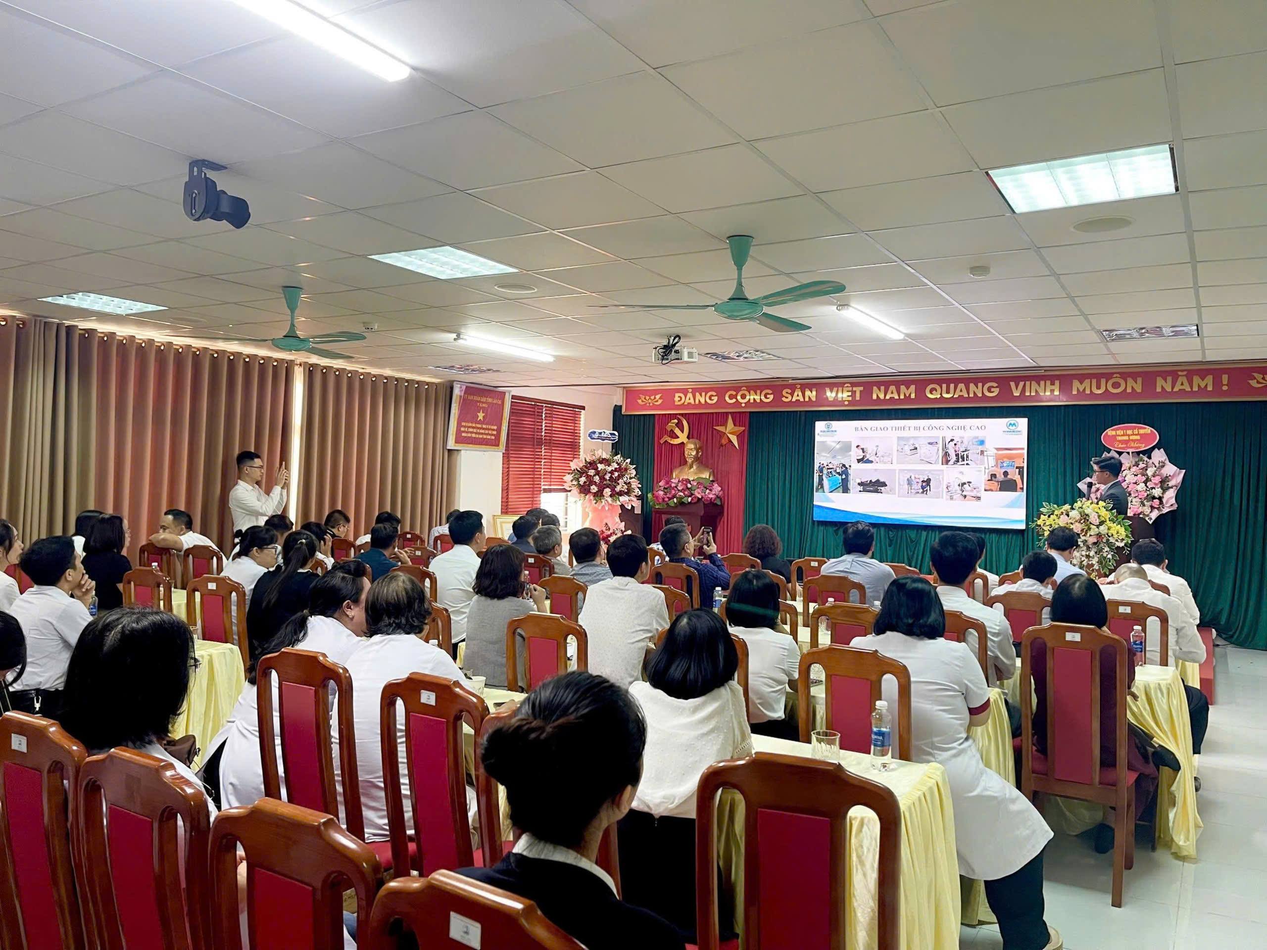 Hội thảo “Kết hợp Y học cổ truyền và Y học hiện đại trong chăm sóc, bảo vệ và nâng cao sức khỏe Nhân dân”