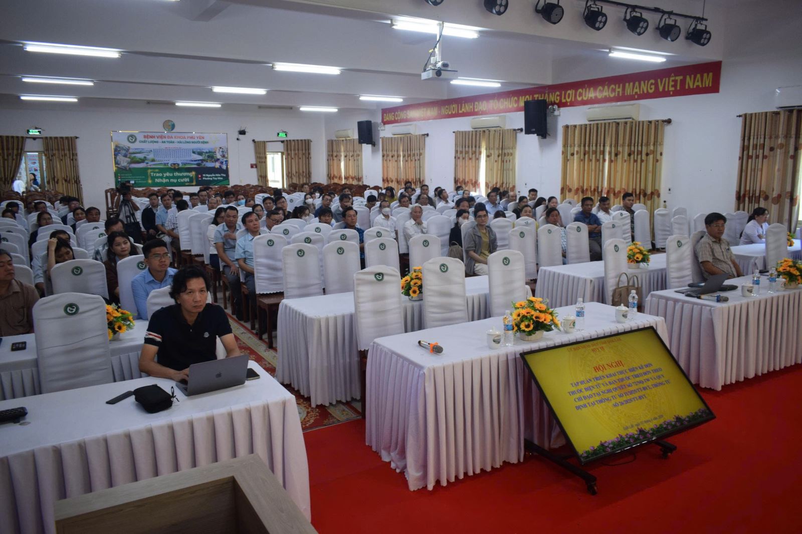 Hội nghị tập huấn triển khai thực hiện kê đơn thuốc điện tử và bán thuốc theo đơn