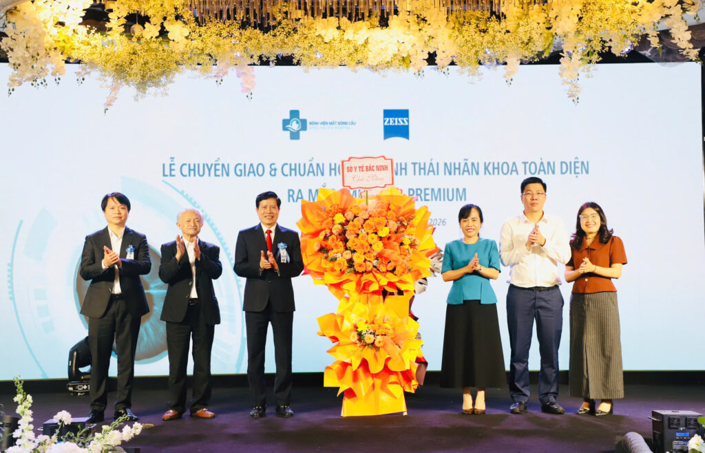 Bắc Ninh: Tiếp nhận chuyển giao công nghệ mới trong điều trị tật khúc xạ