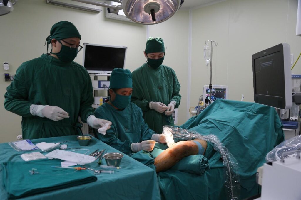 CAN THIỆP SUY TĨNH MẠCH CHI DƯỚI BẰNG SÓNG CAO TẦN (RF): GIẢI PHÁP HIỆN ĐẠI – TỐI ƯU CHO NGƯỜI CAO TUỔI