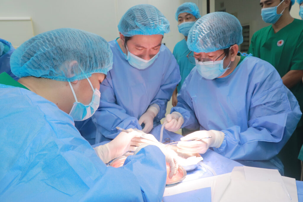 TIẾP NHẬN CHUYỂN GIAO KỸ THUẬT LẤY, GHÉP THẬN CA ĐẦU TIÊN TẠI BỆNH VIỆN ĐA KHOA THÀNH PHỐ CẦN THƠ